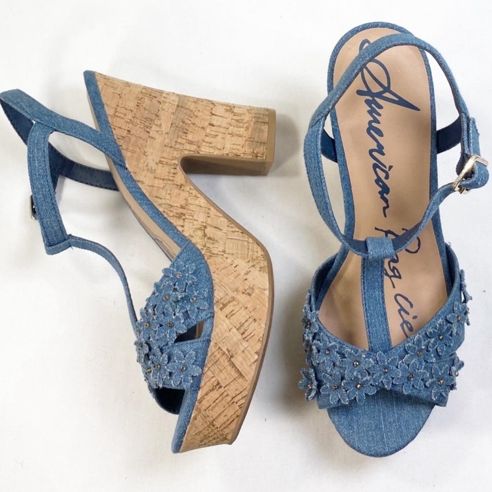 Like New American Rag Jamie Blue Denim Flower Appliqué T-Strap Platform Sandals